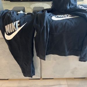 Kids Nike standard fit sweatsuit